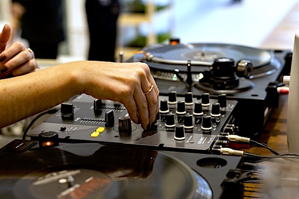 AGOS Saturday Brunch with DJ - Kimpton BEM Budapest